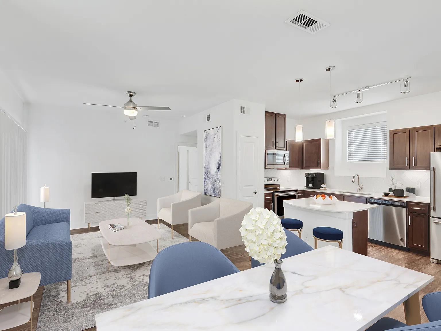 Ambrosio Apartments — Photo 4