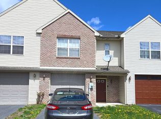 222 Merriweather Dr, Chambersburg, PA 17201
