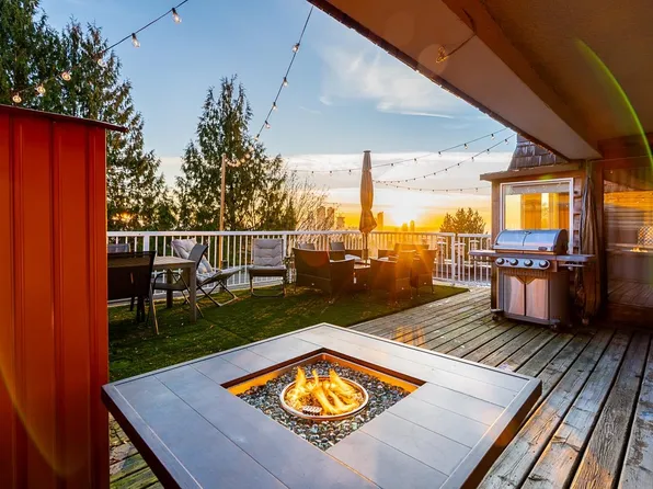 5340 Hastings St #401, Burnaby, BC V5B 1R1