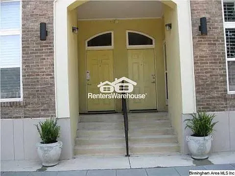 2 bed, 2.0 bath, 1056 sqft, $2,100 — Photo 3