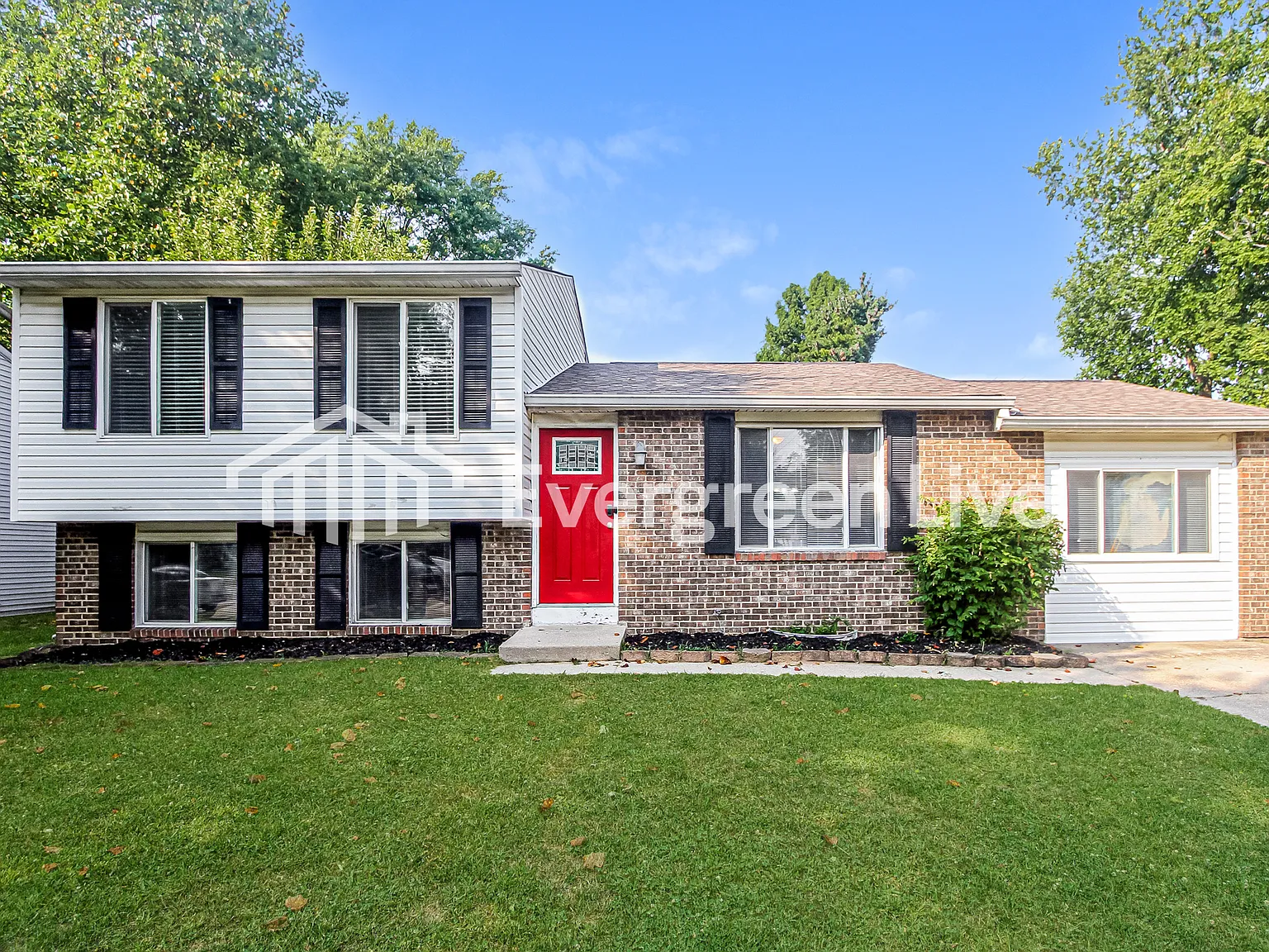 3 bed, 2.0 bath, 1632 sqft, $1,695 — Photo 2