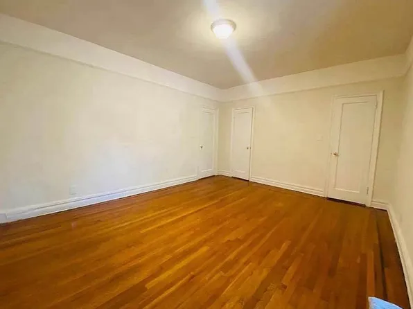 625 Caton Avenue image 5 of 15