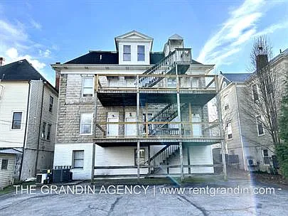 421 Elm Avenue - 1 — Photo 4