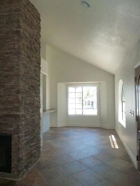 3 bed, 1632 sqft, $2,400 — Photo 4