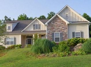 13 N Village Cres, Rydal, GA 30171