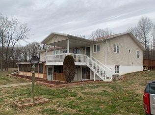 2170 N 1050th St, Flat Rock, IL 62427