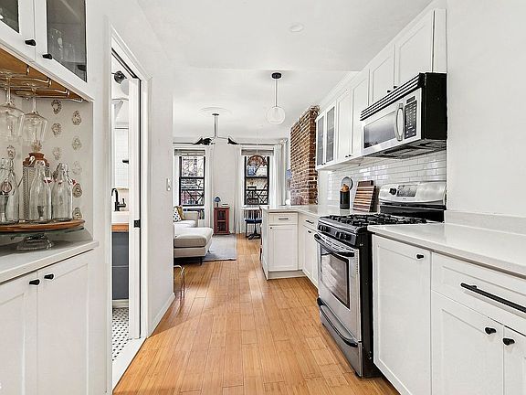 2nd image of 218 E 82nd St APT 3FE