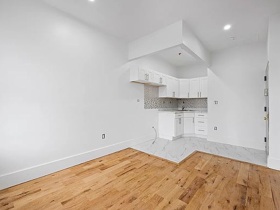 2nd image of 210 E 116th St #1B