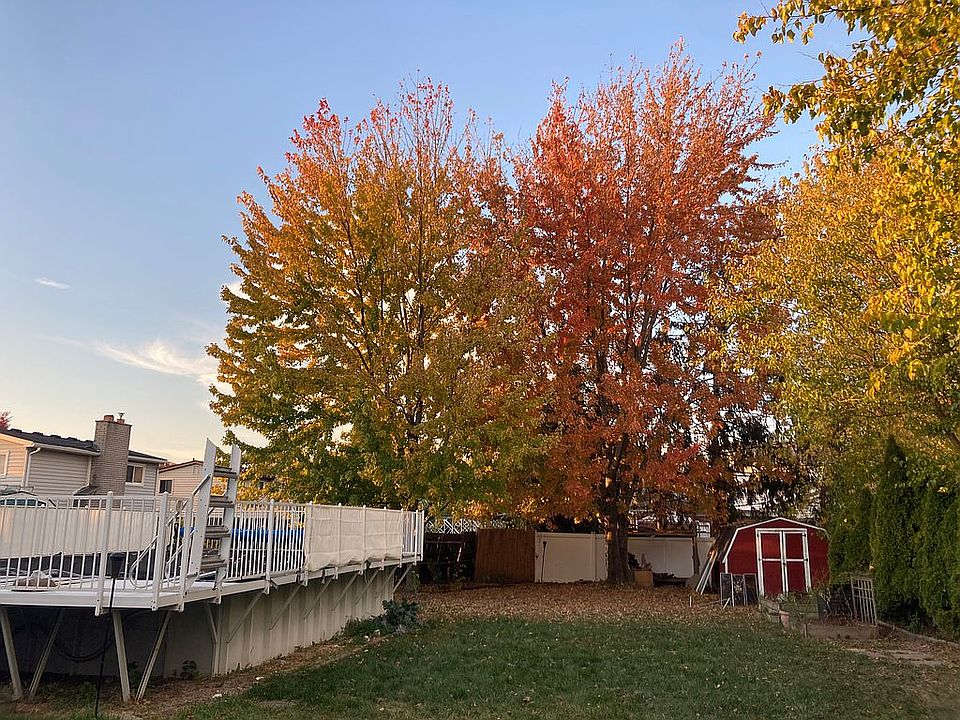 2nd image of 16460 Sherwood Ln