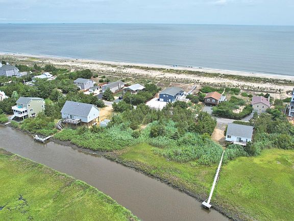 5th image of 1903 S Bay Shore Dr