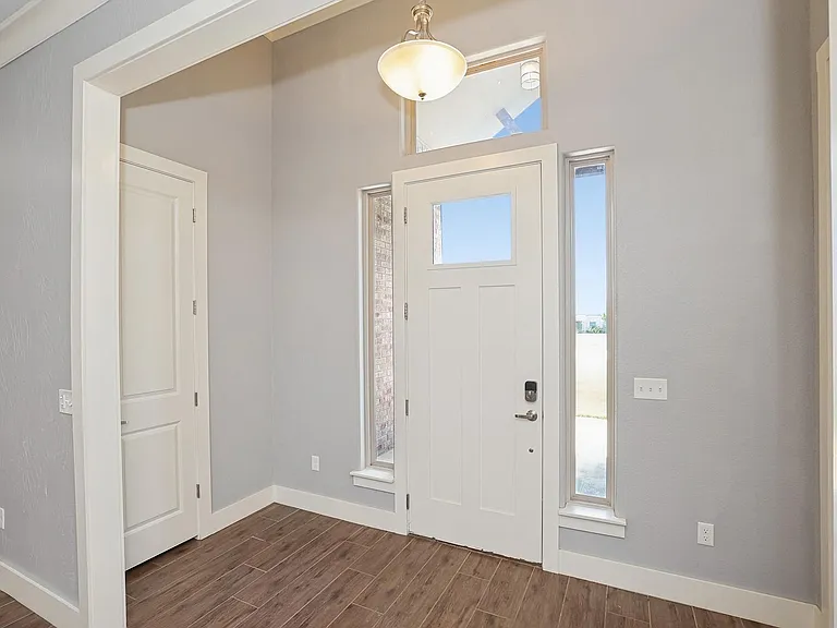 9240 Highland Springs Dr — Photo 3