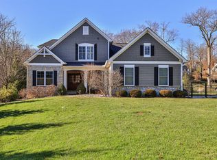 3 E Rookwood Dr, Cincinnati, OH 45208