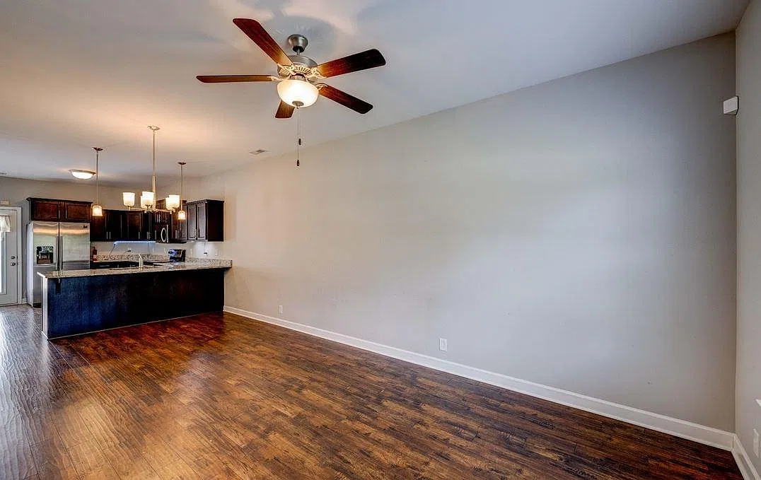 3 bed, 1623 sqft, $1,999 — Photo 1