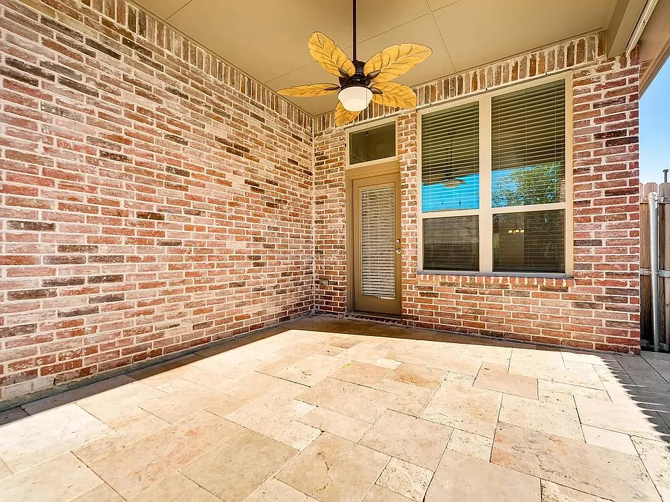 2639 Lake Ridge Dr