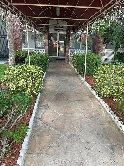 1 bed, 1.5 bath, 959 sqft, $1,400 — Photo 2