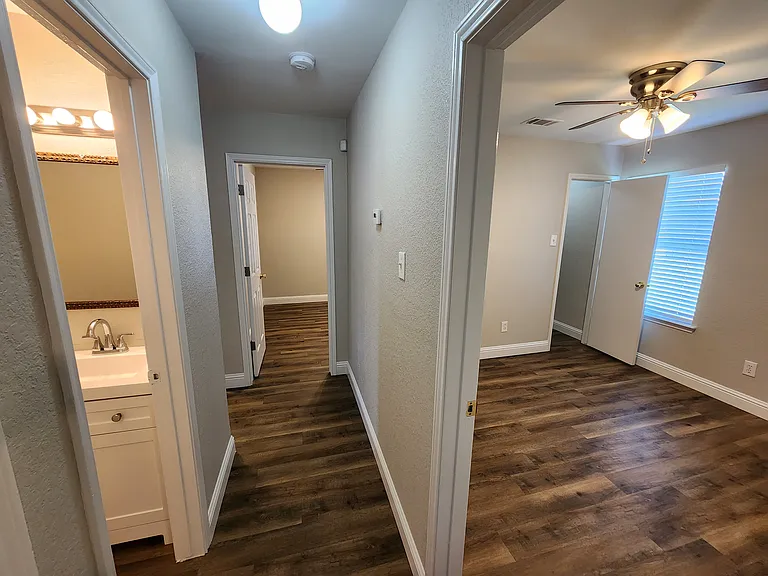 607 Hollyberry Dr — Photo 16