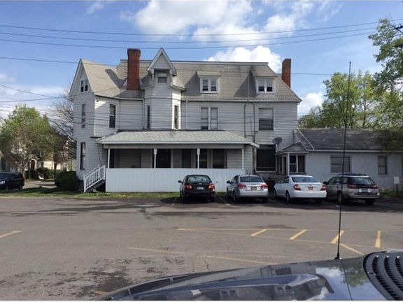 4th image of 150 Chapin St