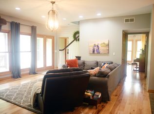 4017 Hartland Rd, Hartland, MI 48353