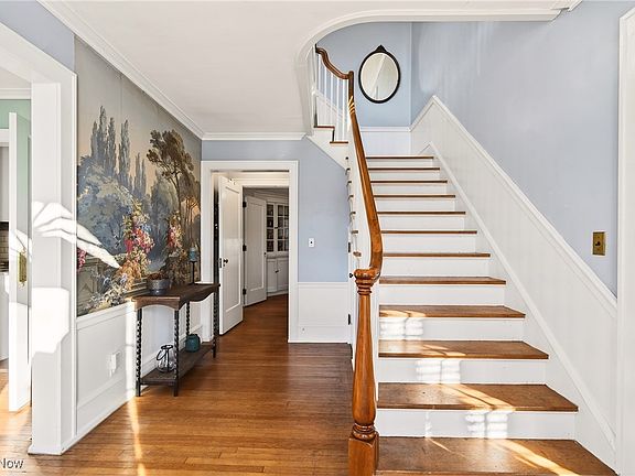 2nd image of 215 21st St NW