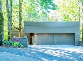 4329 SW Fairview Circus, Portland, OR 97221