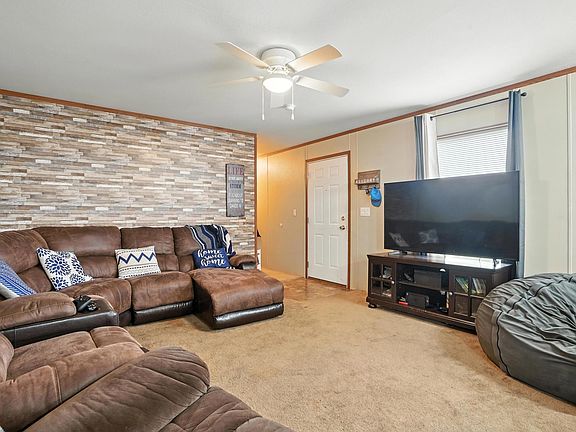 4th image of 840 N Spruce St Lot 395