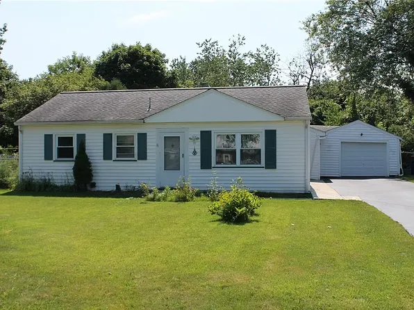 24 Pontiac St, Webster, NY 14580