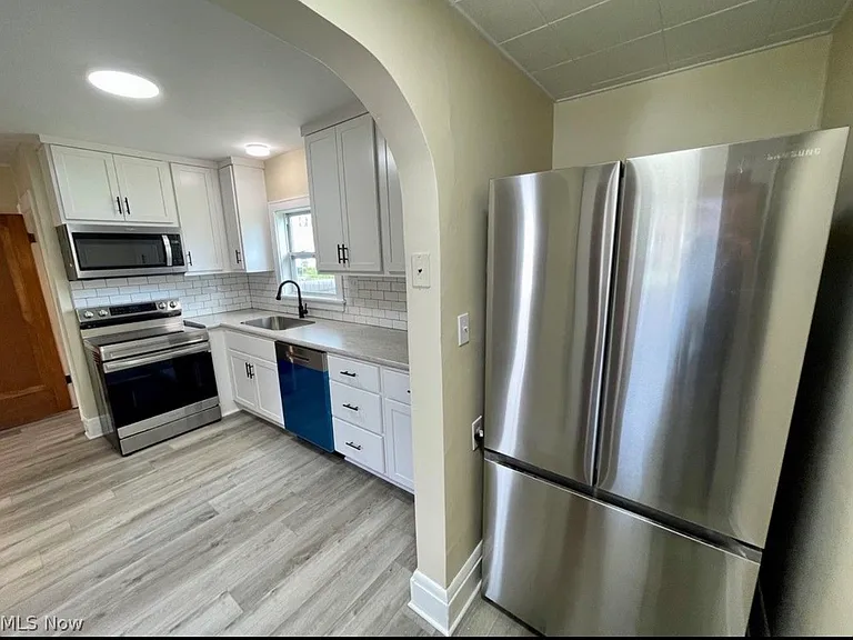 844 Cordova Ave — Photo 20
