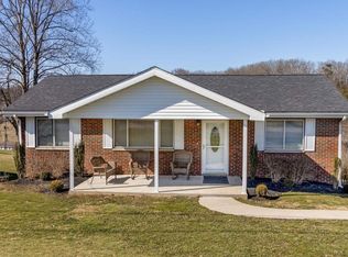 68 Feely Dr, Ona, WV 25545