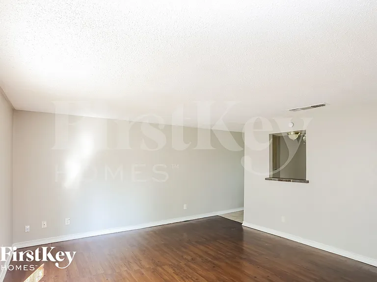 908 Wandering Way Dr — Photo 4