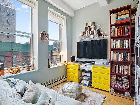 3rd image of 142 Henry St APT 5E