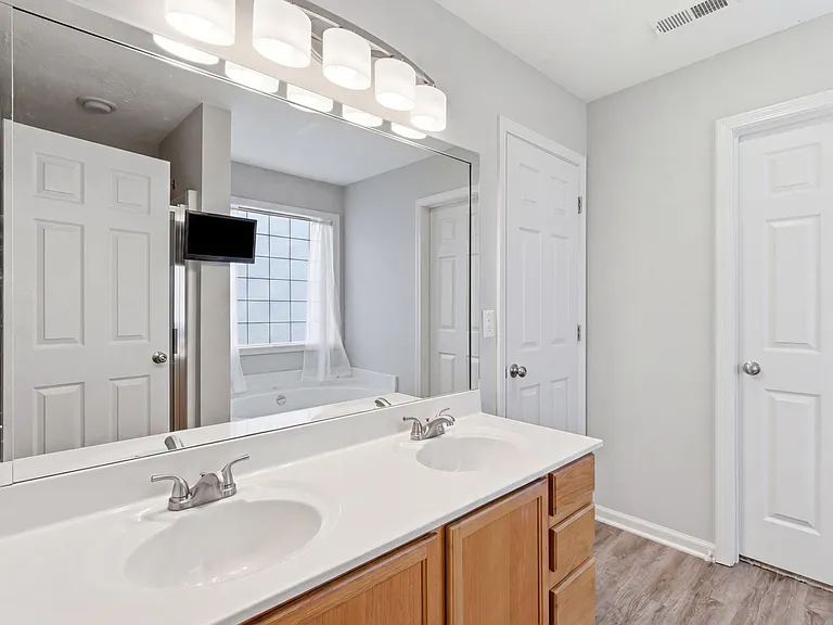 752 Rosslyns Dl — Photo 31