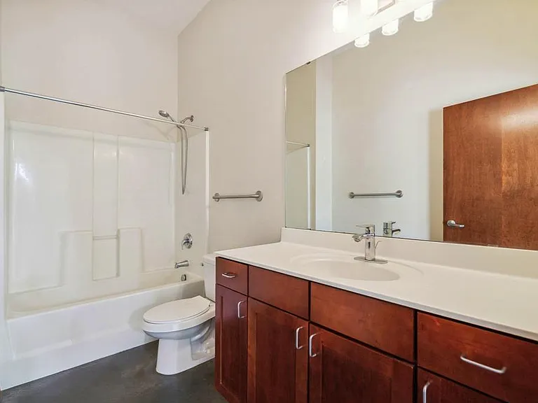 2650 University Ave W #109 — Photo 27