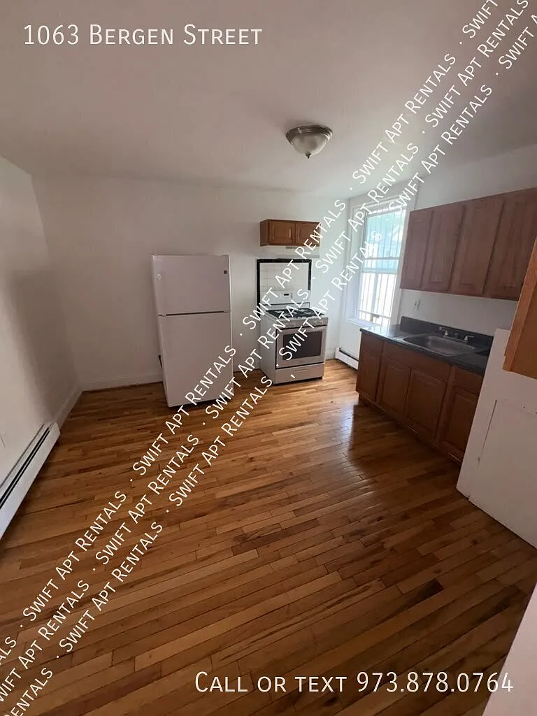Bergen Newark, NJ 2 bedroom Price 1800 — Photo 2