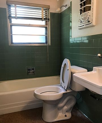 5th image of 4315 Silver Lake Dr