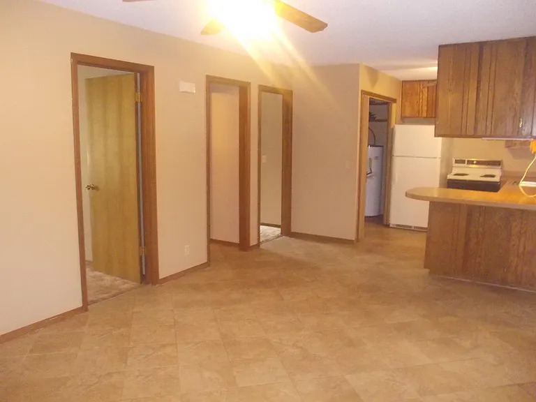 424 N Indiana St — Photo 9