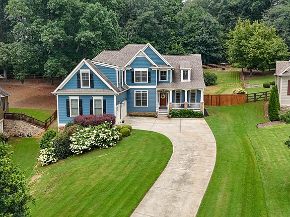 2nd image of 410 Kings Point Dr