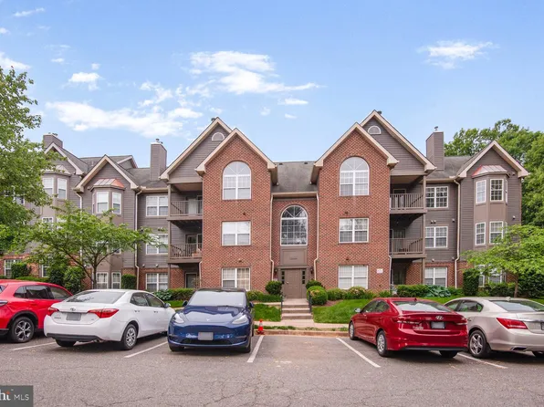 4100 Monument Ct Unit 302, Fairfax, VA 22033