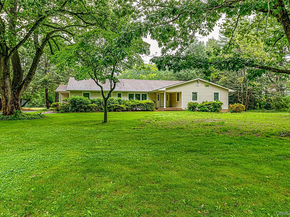 1st image of 8 Woodvale Drive
