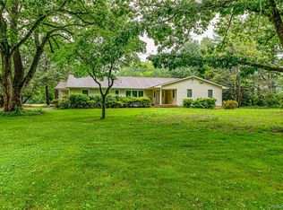 8 Woodvale Drive, Laurel Hollow, NY 11791