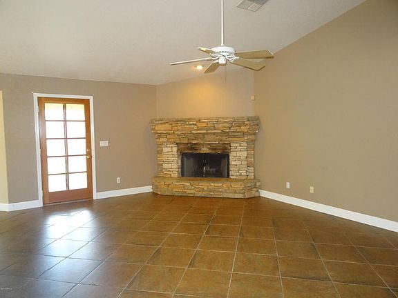 4th image of 4621 E Vista Dr
