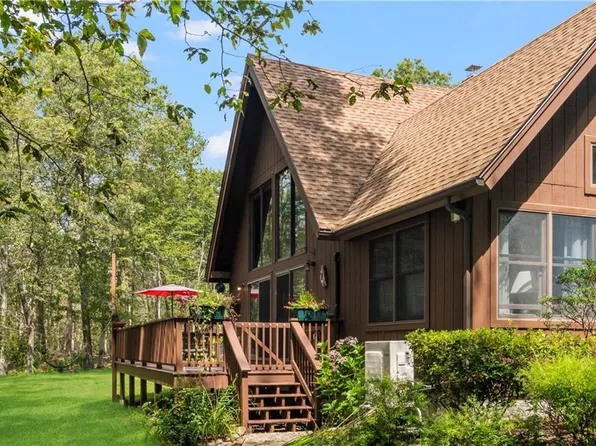 130 Collins Rd, Ashaway, RI 02804