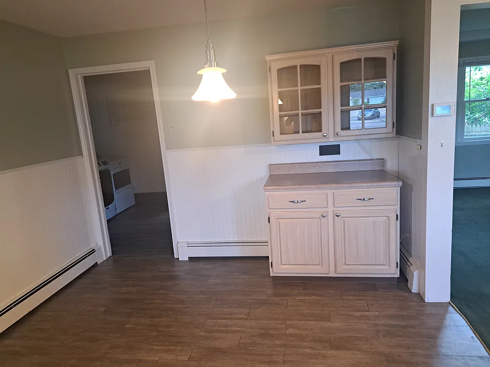 Kitchen (other side)