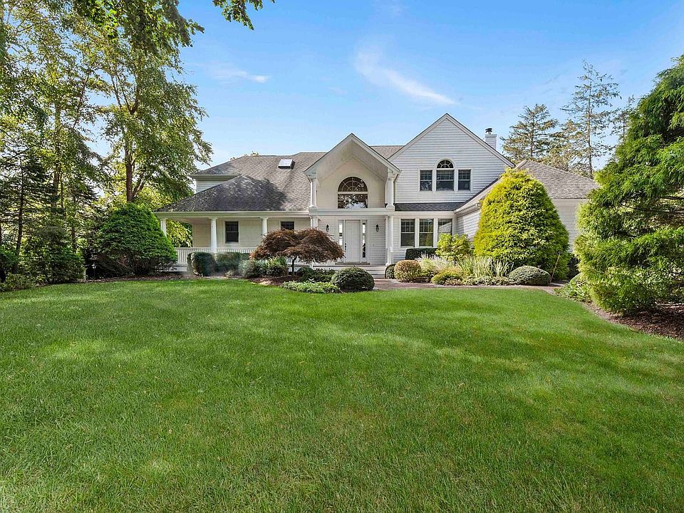 1st image of 15 Linden Ln
