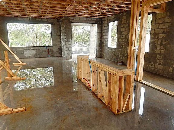 Located on 0223 in Westlake Townhomes in Tampa, FL