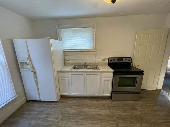 4th image of 311 N Walnut St