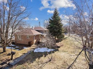 325 Pasadena Ave, Crest Hill, IL 60403