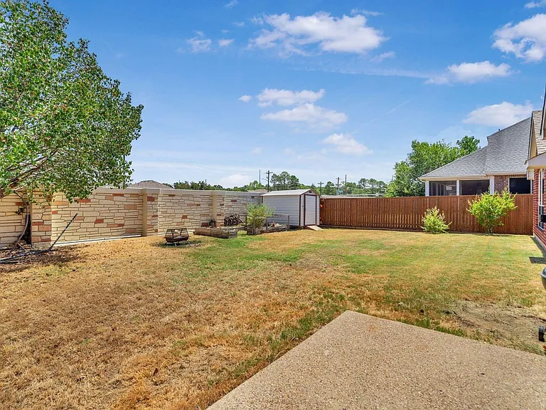3917 Miramar Dr — Photo 28