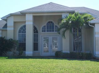 122 SW 37th Ave, Cape Coral, FL 33991