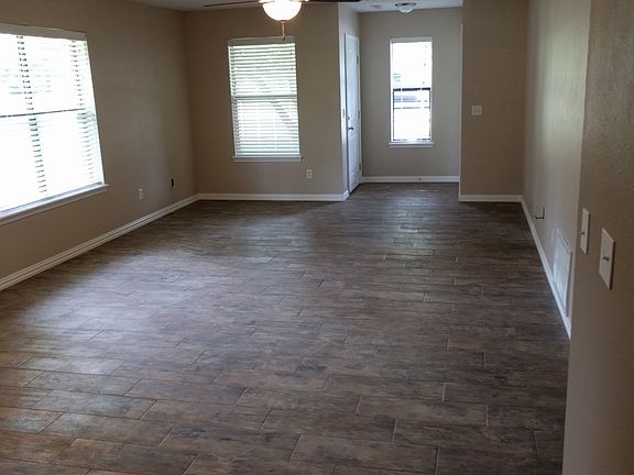 5th image of 825 Jack Pl #A