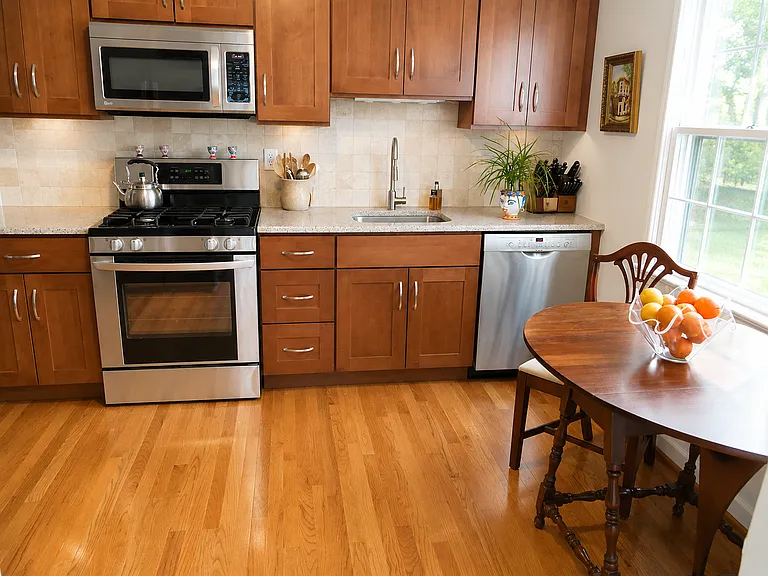 269 Shadybrook Ln — Photo 3